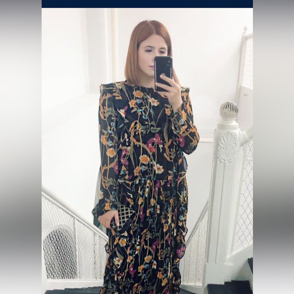 Aritzia Little Moon Black Orchid Midi dress
New condition
